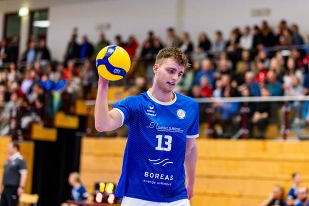22.11.2025, GER, Volleyball, 2.BL Maenner Sued, Saison 2025 2026, Blue Volleys Gotha - Baden Volleys SSC Karlsruhe II Ben Bierwisch (Blue Volleys Gotha) 99867 Gotha Sporthalle Sportanlage Ernesti Thüringen Deutschland