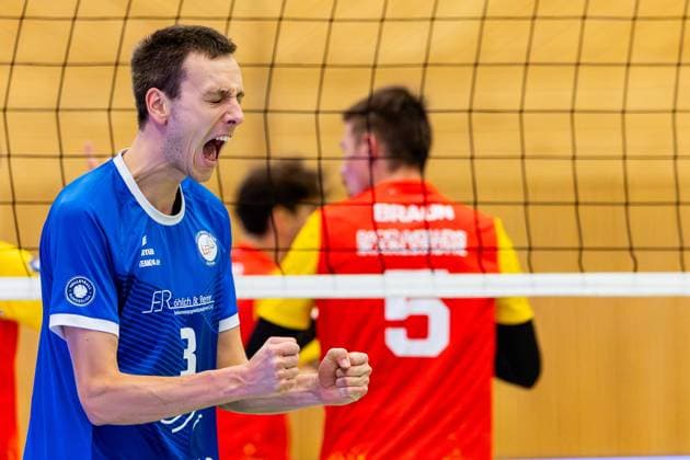 22.11.2025, GER, Volleyball, 2.BL Maenner Sued, Saison 2025 2026, Blue Volleys Gotha - Baden Volleys SSC Karlsruhe II Christoph Assmann (Blue Volleys Gotha) 99867 Gotha Sporthalle Sportanlage Ernesti Thüringen Deutschland