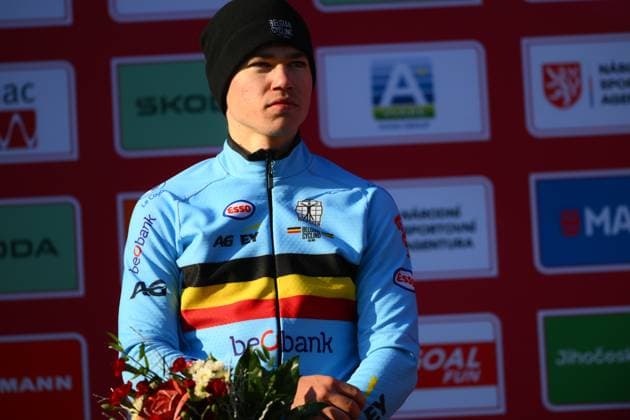 Belgian Jari Van Lee pictured on the podium of the men junior race at the World Cup cyclocross cycling event in Tabor, Czech Republic, stage 1 (out of 12) of the UCI World Cup cyclocross competition, Sunday 23 November 2025. DAVIDxPINTENS  x143599295x