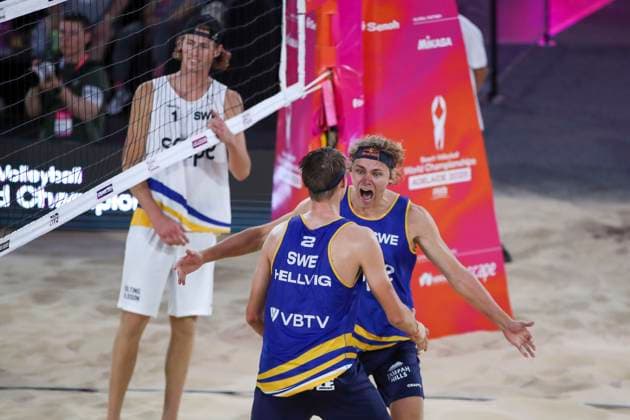 Beach volleyball, Beachvolleyball World Championship, WM, Weltmeisterschaft David Ahman and Jonatan Hellvig (SWE) celebrate victory against Jacob Hölting Nilsson and Elmer Andersson (SWE) during the Men™s Final match of the Beach Volleyball World Championships at The Drive in Adelaide, Sunday, November 23, 2025. ( NO ARCHIVING, EDITORIAL USE ONLY ADELAIDE SOUTH AUSTRALIA AUSTRALIA  Copyright: xMATTxTURNERx 20251123155360180864
