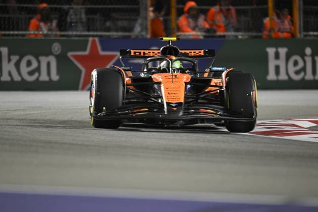 Formula 1 Grand Prix of Las Vegas 2025 - Race night LAS VEGAS, NEVADA - NOVEMBER 22: Lando Norris of McLaren Formula 1 Team (4) competes the race for championship of F1 Grand Prix of Las Vegas at Las Vegas Strip Circuit on November 22, 2025 in Las Vegas, Nevada, United States. Tayfun Coskun Anadolu Nevada United States. Editorial use only. Please get in touch for any other usage.  Copyright: x2025xAnadoluxTayfunxCoskunx