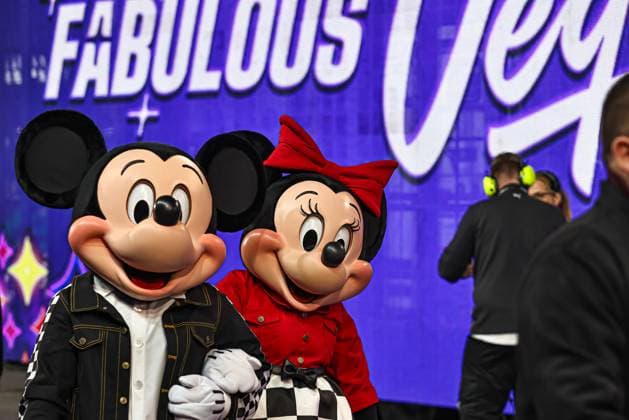 Disney Characters in F1 Paddock during the Sunday of the Formula 1 Heineken Las Vegas Grand Prix 2025 at Las Vegas Strip Circuit, ahead of Round 22 of 24 of the 2025 FIA Formula One World Championship, WM, Weltmeisterschaft (November 20-23, 2025). Formula 1 Heineken Las Vegas Grand Prix 2025