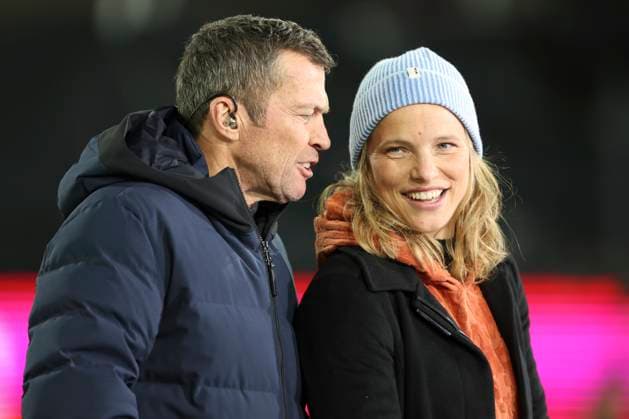 Lothar Matthäus spricht mit Tabea Kemme waehrend des spiels der Bundesliga zwischen 1. FC Köln und Eintracht Frankfurt, RheinEnergieSTADION am 22. November 2025 in Köln, Deutschland. (Foto von Oliver Kaelke DeFodi Images) +++ Lothar Matthäus speaks with Tabea Kemme during the Bundesliga match between 1. FC Köln and Eintracht Frankfurt at RheinEnergieSTADION on November 22, 2025 in Köln, Germany. (Photo by Oliver Kaelke DeFodi Images) DFL regulations prohibit any use of photographs as image sequences and or quasi-video. (Photo by Oliver Kaelke DeFodi Images)