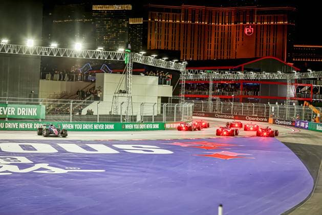 Start of the Race - during the Sunday of the Formula 1 Heineken Las Vegas Grand Prix 2025 at Las Vegas Strip Circuit, ahead of Round 22 of 24 of the 2025 FIA Formula One World Championship, WM, Weltmeisterschaft (November 20-23, 2025). Formula 1 Heineken Las Vegas Grand Prix 2025