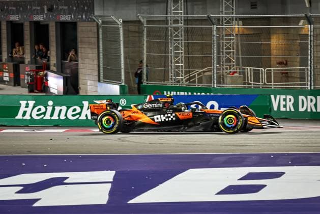 Lando Norris (GBR) - McLaren Formula 1 Team - McLaren MCL39 - Mercedes during the Sunday of the Formula 1 Heineken Las Vegas Grand Prix 2025 at Las Vegas Strip Circuit, ahead of Round 22 of 24 of the 2025 FIA Formula One World Championship, WM, Weltmeisterschaft (November 20-23, 2025). Formula 1 Heineken Las Vegas Grand Prix 2025