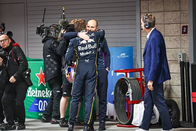 Max Verstappen (NED) - Oracle Red Bull Racing - Red Bull RB21 - Honda RBPT during the Sunday of the Formula 1 Heineken Las Vegas Grand Prix 2025 at Las Vegas Strip Circuit, ahead of Round 22 of 24 of the 2025 FIA Formula One World Championship, WM, Weltmeisterschaft (November 20-23, 2025). Formula 1 Heineken Las Vegas Grand Prix 2025