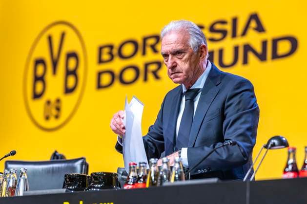 23.11.25, Mitgliederversammlung von Borussia Dortmund in den Westfalenhallen Dortmund. Präsident Dr. Reinhold Lunow betritt die Bühne. Copyright: xInderlied Kirchner-Mediax