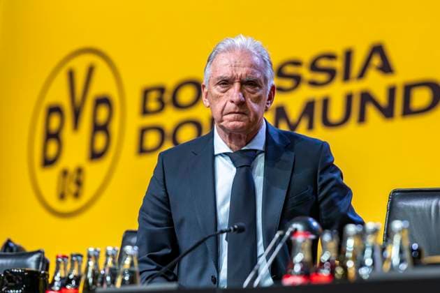 23.11.25, Mitgliederversammlung von Borussia Dortmund in den Westfalenhallen Dortmund. Präsident Dr. Reinhold Lunow betritt die Bühne. Copyright: xInderlied Kirchner-Mediax