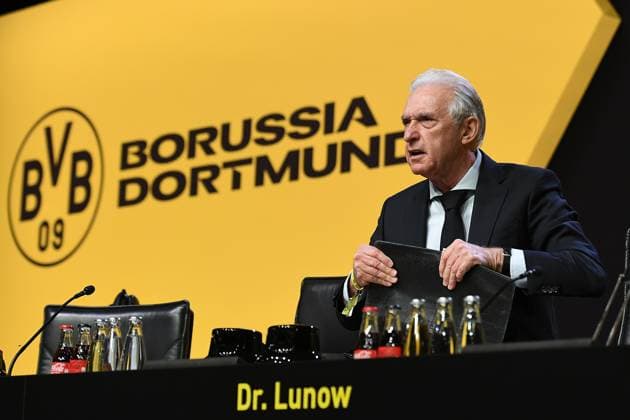 Mitgliederversammlung Borussia Dortmund am 23.11.2025 in der Westfalenhalle in Dortmund Dr. Reinhold Lunow ( Präsident Dortmund )