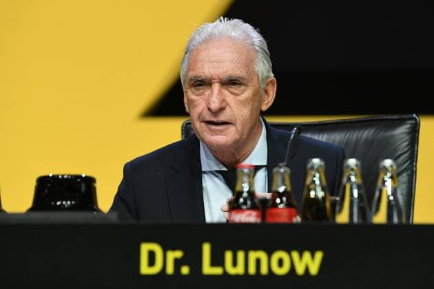 Mitgliederversammlung Borussia Dortmund am 23.11.2025 in der Westfalenhalle in Dortmund Dr. Reinhold Lunow ( Präsident Dortmund )