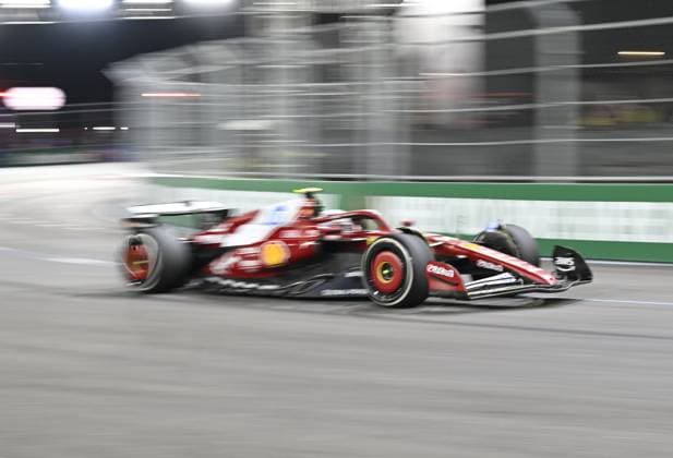 Formula 1 Grand Prix of Las Vegas 2025 - Race night LAS VEGAS, NEVADA - NOVEMBER 22: Lewis Hamilton of Scuderia Ferrari (44) competes the race for championship of F1 Grand Prix of Las Vegas at Las Vegas Strip Circuit on November 22, 2025 in Las Vegas, Nevada, United States. Tayfun Coskun Anadolu Las Vegas United States. Editorial use only. Please get in touch for any other usage.  Copyright: x2025xAnadoluxTayfunxCoskunx