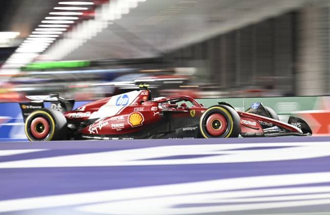 Formula 1 Grand Prix of Las Vegas 2025 - Race night LAS VEGAS, NEVADA - NOVEMBER 22: Lewis Hamilton of Scuderia Ferrari (44) competes the race for championship of F1 Grand Prix of Las Vegas at Las Vegas Strip Circuit on November 22, 2025 in Las Vegas, Nevada, United States. Tayfun Coskun Anadolu Las Vegas United States. Editorial use only. Please get in touch for any other usage.  Copyright: x2025xAnadoluxTayfunxCoskunx