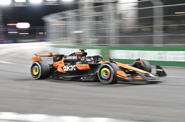 Formula 1 Grand Prix of Las Vegas 2025 - Race night LAS VEGAS, NEVADA - NOVEMBER 22: Oscar Piastri of McLaren Formula 1 Team (81) competes the race for championship of F1 Grand Prix of Las Vegas at Las Vegas Strip Circuit on November 22, 2025 in Las Vegas, Nevada, United States. Tayfun Coskun Anadolu Las Vegas United States. Editorial use only. Please get in touch for any other usage.  Copyright: x2025xAnadoluxTayfunxCoskunx