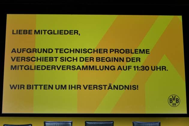Mitgliederversammlung Borussia Dortmund am 23.11.2025 in der Westfalenhalle in Dortmund Die Mitgliederversammlung verschiebt sich aufgrund technischer Probleme auf 11:30 Uhr