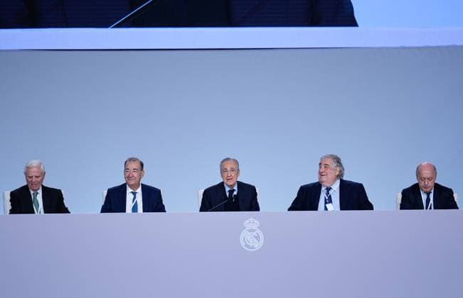 November 23, 2025, Valdebebas, Madrid, Spain: Florentino Perez, President of Real Madrid, attends during the Ordinary General Assembly of Representative Members of Real Madrid C.F. at Ciudad Deportiva Real Madrid on November 23, 2025, in Valdebebas, Madrid, Spain. Valdebebas Spain - ZUMAa181 20251123_zaa_a181_008 Copyright: xDennisxAgyemanx