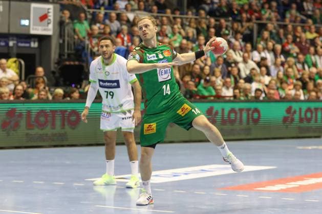 22.11.2025, xgox, Handball - Daikin HBL SC Magdeburg - HSG Wetzlar emspor, v.l. Omar Ingi Magnusson (Magdeburg, 14) beim Siebenmeter Magdeburg