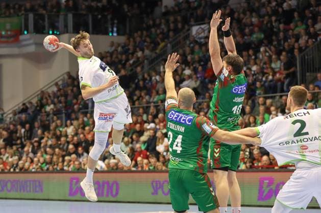 22.11.2025, xgox, Handball - Daikin HBL SC Magdeburg - HSG Wetzlar emspor, v.l. Niklas Theiss (Wetzlar, 9) wirft Tor, Torschuetze, erzielt Tor, Treffer, scores the goal Magdeburg