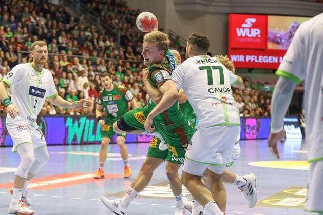 22.11.2025, xgox, Handball - Daikin HBL SC Magdeburg - HSG Wetzlar emspor, v.l. Gisli Thorgeir Kristjansson (Magdeburg, 10) wirft Tor, Torschuetze, erzielt Tor, Treffer, scores the goal Magdeburg
