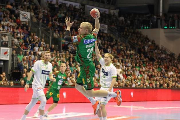 22.11.2025, xgox, Handball - Daikin HBL SC Magdeburg - HSG Wetzlar emspor, v.l. Magnus Saugstrup (Magdeburg, 23) wirft Tor, Torschuetze, erzielt Tor, Treffer, scores the goal Magdeburg