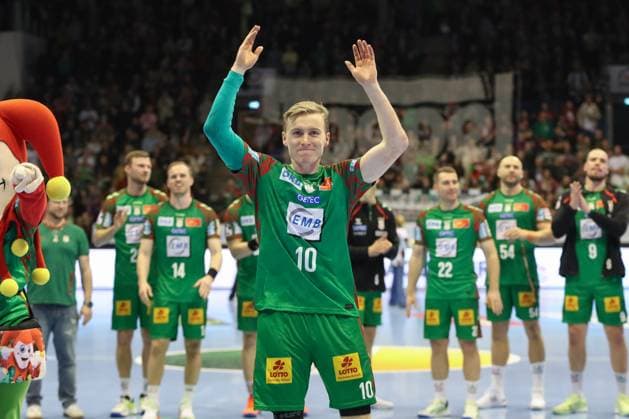 22.11.2025, xgox, Handball - Daikin HBL SC Magdeburg - HSG Wetzlar emspor, v.l. Gisli Thorgeir Kristjansson (Magdeburg, 10) verlängert seinen Vertrag bis 2030, Vertragsverlängerung Magdeburg
