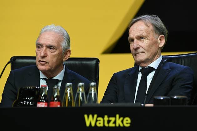 Mitgliederversammlung Borussia Dortmund am 23.11.2025 in der Westfalenhalle in Dortmund Dr. Reinhold Lunow ( Präsident Dortmund ), links - Hans-Joachim Watzke ( Vorsitzender Geschäftsführung Dortmund ), rechts