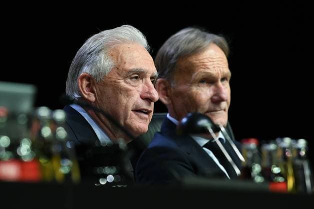 Mitgliederversammlung Borussia Dortmund am 23.11.2025 in der Westfalenhalle in Dortmund Dr. Reinhold Lunow ( Präsident Dortmund ), links - Hans-Joachim Watzke ( Vorsitzender Geschäftsführung Dortmund ), rechts