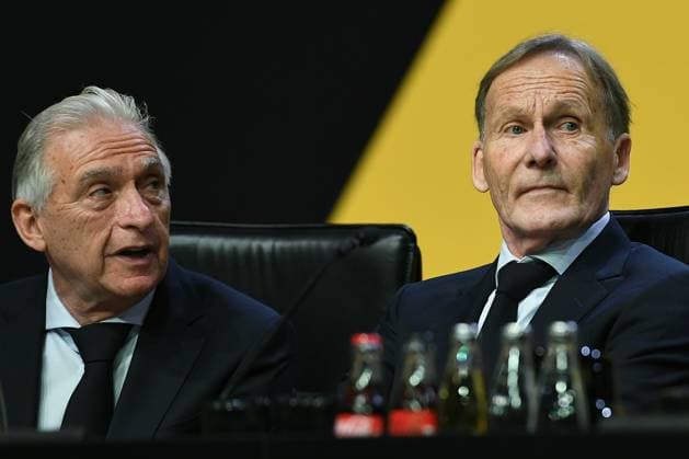 Mitgliederversammlung Borussia Dortmund am 23.11.2025 in der Westfalenhalle in Dortmund Dr. Reinhold Lunow ( Präsident Dortmund ), links - Hans-Joachim Watzke ( Vorsitzender Geschäftsführung Dortmund ), rechts