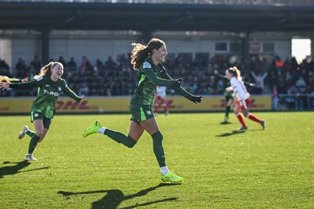 Fußball I Frauen I Saison 2025-2026 I Bundesliga I 11. Spieltag I RB Leipzig - VfL Wolfsburg I 23.11.2025 Torjubel Torschützin zum 2:0 aus Sicht der Gäste Kessya Bussy (19, VfL Wolfsburg) Leipzig RB Trainingszentrum, Cottaweg 7 Sachsen Deutschland Copyright: xLobeca InesxHähnelx