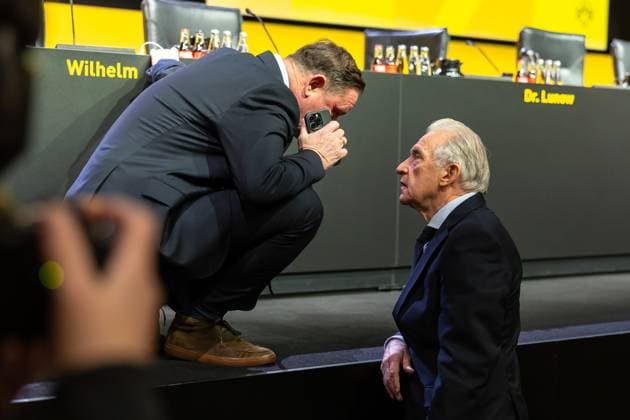 23.11.2025, Fussball, Saison 2025 2026, 1. Bundesliga, Mitgliederversammlung Borussia Dortmund, v. l. Dr. Christian Hockenjos (Borussia Dortmund), Präsident Dr. Reinhold Lunow (Borussia Dortmund), Dortmund Messe Wetsfalenhalle NRW Deutschland xRHR-FOTO DEx Copyright: DennisxEwert RHR-FOTOx RHR-FOTO DE