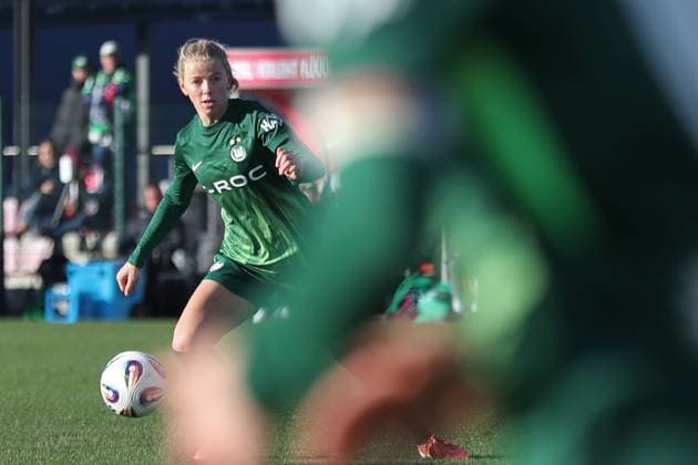 Google Pixel Frauen-Bundesliga, RB Leipzig - VfL Wolfsburg; 23.11.2025 Justine Kielland (18, VfL Wolfsburg). Fußball, Google Pixel Frauen-Bundesliga, Saison 2025 2026, 11. Spieltag: RB Leipzig vs. VfL Wolfsburg am 23.11.2025, Trainingszentrum Cottaweg, Leipzig. DFB REGULATIONS PROHIBIT ANY USE OF PHOTOGRAPHS AS IMAGE SEQUENCES AND OR QUASI-VIDEO. Copyright: xBEAUTIFULxSPORTS JanxKaeferx