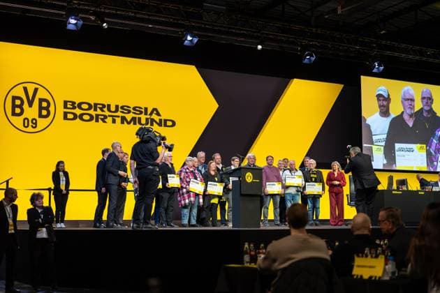 23.11.2025, Fussball, Saison 2025 2026, 1. Bundesliga, Mitgliederversammlung Borussia Dortmund, Ehrung für langjährige Mitgliedschaften, Dortmund Messe Wetsfalenhalle NRW Deutschland xRHR-FOTO DEx Copyright: DennisxEwert RHR-FOTOx RHR-FOTO DE