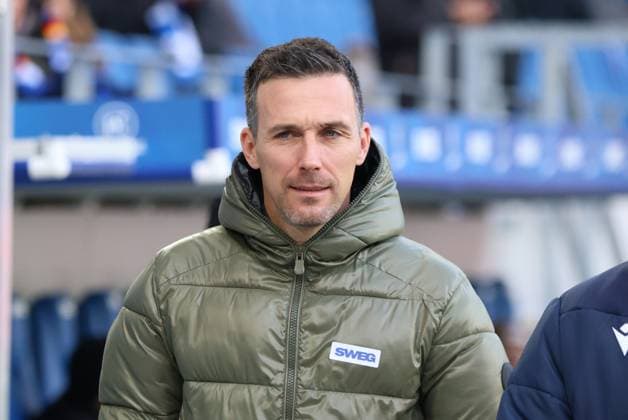23.11.2025, Fussball, Herren, 2. Bundesliga, Saison 2025 2026, Karlsruher SC - SV 07 Elversberg, Trainer Christian Eichner (Karlsruher SC) Karlsruhe BBBank Wildpark Baden-Württemberg Deutschland (DEU) Copyright: xSebastianxBachx