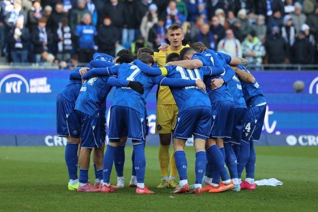 23.11.2025, Fussball, Herren, 2. Bundesliga, Saison 2025 2026, Karlsruher SC - SV 07 Elversberg, Die Mannschaft (Karlsruher SC) Karlsruhe BBBank Wildpark Baden-Württemberg Deutschland (DEU) Copyright: xSebastianxBachx