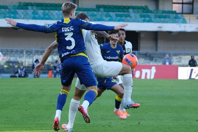 Martin Frese of Hellas Verona FC during the soccer match between Hellas Verona FC and Parma Calcio, MD12 of Serie A Enilive Italian soccer championship 2025 2026 at Marcantonio Bentegodi Stadium on November 23, 2025, Verona, Italy.  Copyright: xRobertoxTommasini IPAxSportx xipa-agency.netx xx IPA_68293367 IPA_Agency_IPA68293367