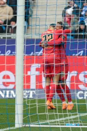 23.11.2025, xhettx, Fussball 2.Bundesliga, Karlsruher SC - SV Elversberg v.l. Jubel um das 0:1 durch Younes Ebnoutalib (SV Elversberg, 22) (DFL DFB REGULATIONS PROHIBIT ANY USE OF PHOTOGRAPHS as IMAGE SEQUENCES and or QUASI-VIDEO) Karlsruhe