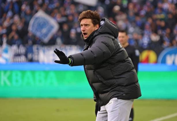23.11.2025, Fussball, Herren, 2. Bundesliga, Saison 2025 2026, Karlsruher SC - SV 07 Elversberg, Trainer Vincent Wagner (SV 07 Elversberg) gestikuliert, gibt Anweisungen Karlsruhe BBBank Wildpark Baden-Württemberg Deutschland (DEU) Copyright: xFabianxKleerx