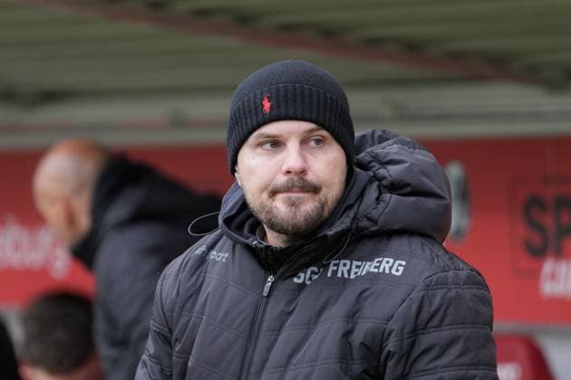 Kushtrim Lushtaku (SGV Freiberg, Trainer) , Deutschland, Fussball, Regionalliga Südwest, 18.Spieltag, 2025 2026, SC Freiburg II vs. SGV Freiberg, 23.11.2025, Dreisamstadion, Freiburg, Deutschland DFB REGULATIONS PROHIBIT ANY USE OF PHOTOGRAPHS AS IMAGE SEQUENCES AND OR QUASI-VIDEO. Freiburg Dreisamstadion Baden-Wuerttemberg Deutschland Copyright: xArnexAmbergx