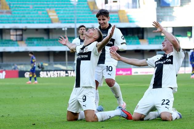 Parma™s Mateo Pellegrino celebration goal 1-2 during the Serie A soccer match between Hellas Verona and Parma at the Bentegodi Stadium in Verona, north west Italy - Sunday , November 23 , 2025. - Soccer .  Copyright: xPaolaxGarbuio Lapressex