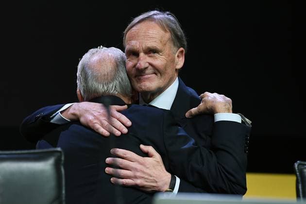 Mitgliederversammlung Borussia Dortmund am 23.11.2025 in der Westfalenhalle in Dortmund Dr. Reinhold Lunow ( Präsident Dortmund ), links - Hans-Joachim Watzke ( Vorsitzender der Geschäftsführung Dortmund ), rechts