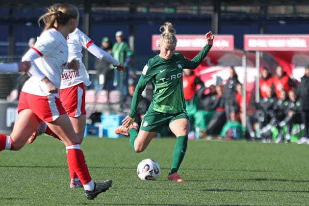 Google Pixel Frauen-Bundesliga, RB Leipzig - VfL Wolfsburg; 23.11.2025 Justine Kielland (18, VfL Wolfsburg). Fußball, Google Pixel Frauen-Bundesliga, Saison 2025 2026, 11. Spieltag: RB Leipzig vs. VfL Wolfsburg am 23.11.2025, Trainingszentrum Cottaweg, Leipzig. DFB REGULATIONS PROHIBIT ANY USE OF PHOTOGRAPHS AS IMAGE SEQUENCES AND OR QUASI-VIDEO. Copyright: xBEAUTIFULxSPORTS JanxKaeferx