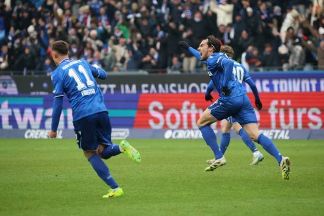 23.11.2025, Fussball, Herren, 2. Bundesliga, Saison 2025 2026, Karlsruher SC - SV 07 Elversberg, Torjubel zum 1:1, Torschütze: Roko Simic (Karlsruher SC) Karlsruhe BBBank Wildpark Baden-Württemberg Deutschland (DEU) Copyright: xSebastianxBachx