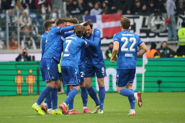 23.11.2025, Fussball, Herren, 2. Bundesliga, Saison 2025 2026, Karlsruher SC - SV 07 Elversberg, Torjubel zum 1:1, Torschütze: Roko Simic (Karlsruher SC) Karlsruhe BBBank Wildpark Baden-Württemberg Deutschland (DEU) Copyright: xSebastianxBachx