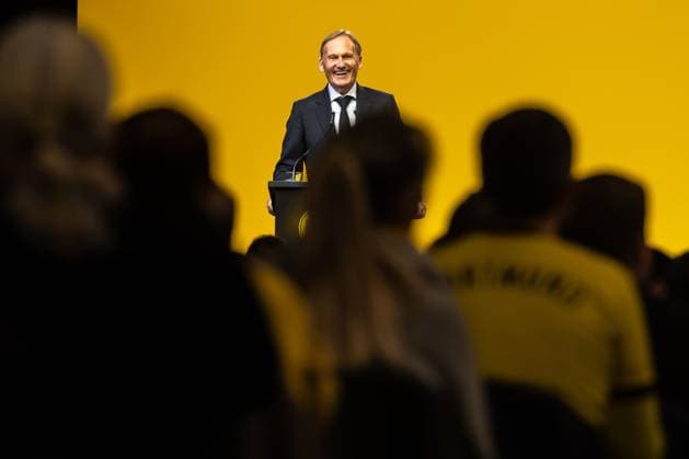 23.11.2025, Fussball, Saison 2025 2026, 1. Bundesliga, Mitgliederversammlung Borussia Dortmund, Vorsitzender der Geschäftsführung Hans-Joachim Watzke (Borussia Dortmund) lacht, Dortmund Messe Wetsfalenhalle NRW Deutschland xRHR-FOTO DEx Copyright: DennisxEwert RHR-FOTOx RHR-FOTO DE
