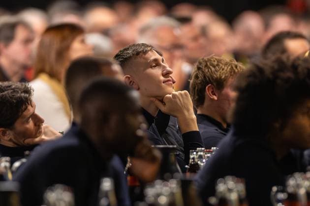 23.11.2025, Fussball, Saison 2025 2026, 1. Bundesliga, Mitgliederversammlung Borussia Dortmund, Nico Schlotterbeck (Borussia Dortmund), Dortmund Messe Wetsfalenhalle NRW Deutschland xRHR-FOTO DEx Copyright: DennisxEwert RHR-FOTOx RHR-FOTO DE