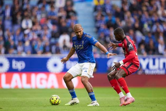 Real Oviedo v Rayo Vallecano - LaLiga EA Sports Salomon Rondon of Real Oviedo competes for the ball with Nobel Mendy of Rayo Vallecano during the LaLiga EA Sports match between Real Oviedo and Rayo Vallecano at Carlos Tartiere on November 23, 2025, in Oviedo, Spain. Oviedo Carlos Tartiere Asturias Spain RL_ROVvRAYV_000054 Copyright: xRicardoxLarreinax