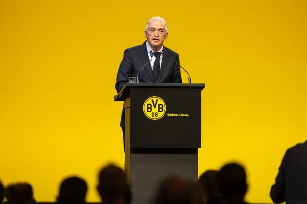 23.11.2025, Fussball, Saison 2025 2026, 1. Bundesliga, Mitgliederversammlung Borussia Dortmund, Präsident Dr. Reinhold Lunow (Borussia Dortmund) mit seiner letzen Rede, Dortmund Messe Wetsfalenhalle NRW Deutschland xRHR-FOTO DEx Copyright: DennisxEwert RHR-FOTOx RHR-FOTO DE