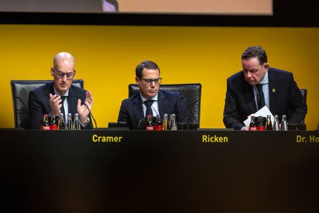 23.11.2025, Fussball, Saison 2025 2026, 1. Bundesliga, Mitgliederversammlung Borussia Dortmund, Präsident Dr. Reinhold Lunow (Borussia Dortmund) mit seiner letzen Rede, Dortmund Messe Wetsfalenhalle NRW Deutschland xRHR-FOTO DEx Copyright: DennisxEwert RHR-FOTOx RHR-FOTO DE