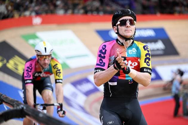 Italian Elia Viviani and Belgian Jasper De Buyst pictured during the last day of the Zesdaagse Vlaanderen-Gent six-day indoor Track cycling, Rad, Radsport, Bahnrad, Bahn event at the indoor cycling arena t Kuipke, Sunday 23 November 2025, in Gent. MAARTENxSTRAETEMANS  x143648671x