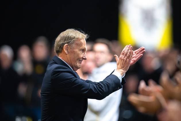23.11.2025, Fussball, Saison 2025 2026, 1. Bundesliga, Mitgliederversammlung Borussia Dortmund, Vorsitzender der Geschäftsführung Hans-Joachim Watzke (Borussia Dortmund) wird aus seinem Amt verabschiedet, Dortmund Messe Wetsfalenhalle NRW Deutschland xRHR-FOTO DEx Copyright: DennisxEwert RHR-FOTOx RHR-FOTO DE