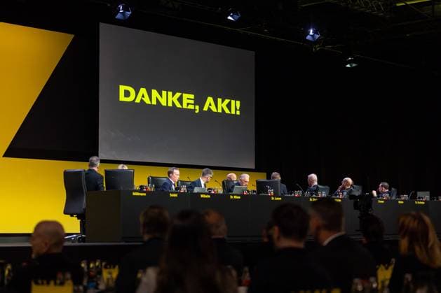 23.11.2025, Fussball, Saison 2025 2026, 1. Bundesliga, Mitgliederversammlung Borussia Dortmund, Vorsitzender der Geschäftsführung Hans-Joachim Watzke (Borussia Dortmund) wird aus seinem Amt verabsschiedet, Dortmund Messe Wetsfalenhalle NRW Deutschland xRHR-FOTO DEx Copyright: DennisxEwert RHR-FOTOx RHR-FOTO DE